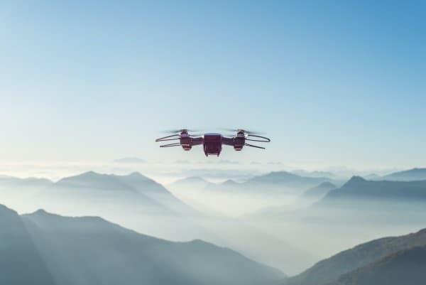 Drone dans les airs